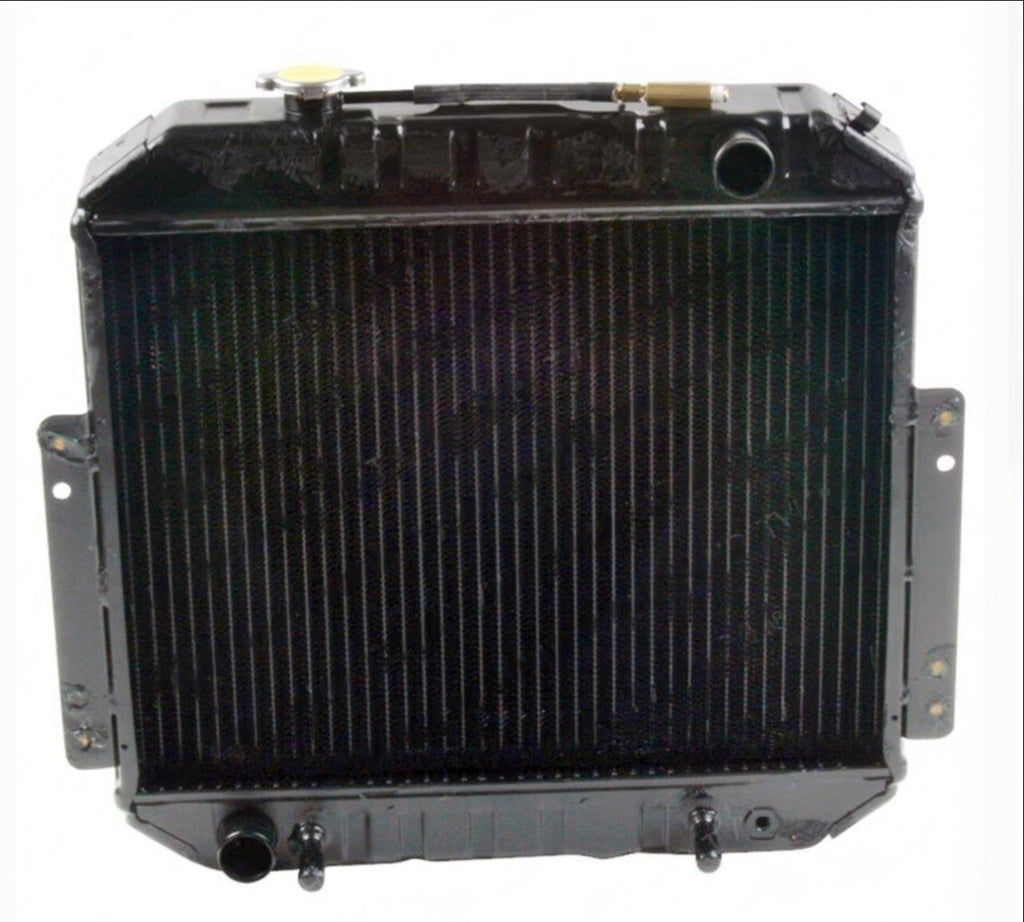 21460-90H15 Radiator Assembly W/ Brackets for Nissan | Copper / Brass