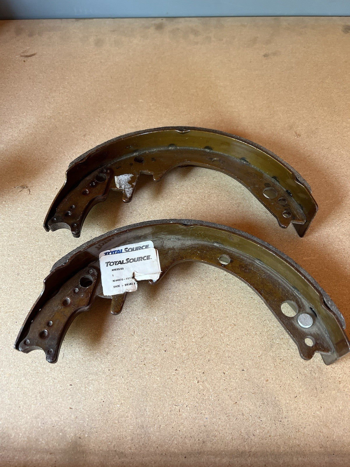 (QTY 2) NI044070-11H04 Nissan Forklift Brake Shoes | Fits TCM CAT Toyota & More