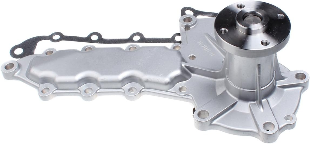 Water Pump 6684225 6653941 for Bobcat Skidsteer Loader S175 S185 643